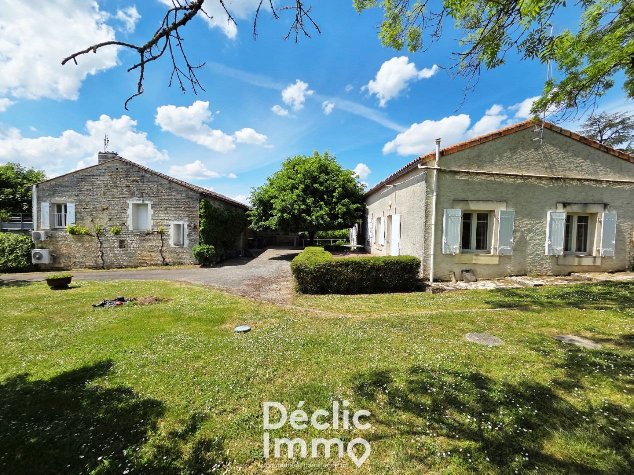 vente Ensemble immobilier Brie - Photo 1