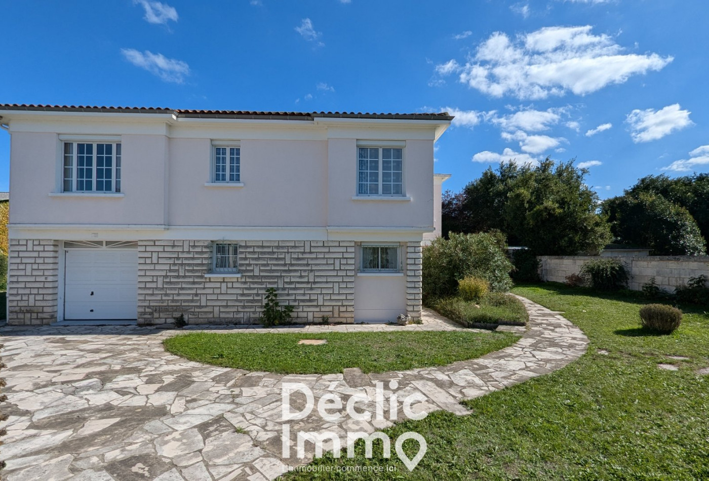 vente Maison La Couronne - Photo 1