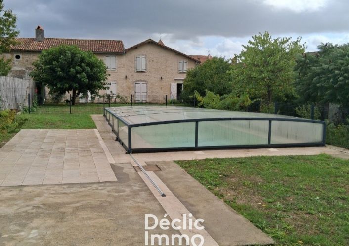 vente Longere Courcome