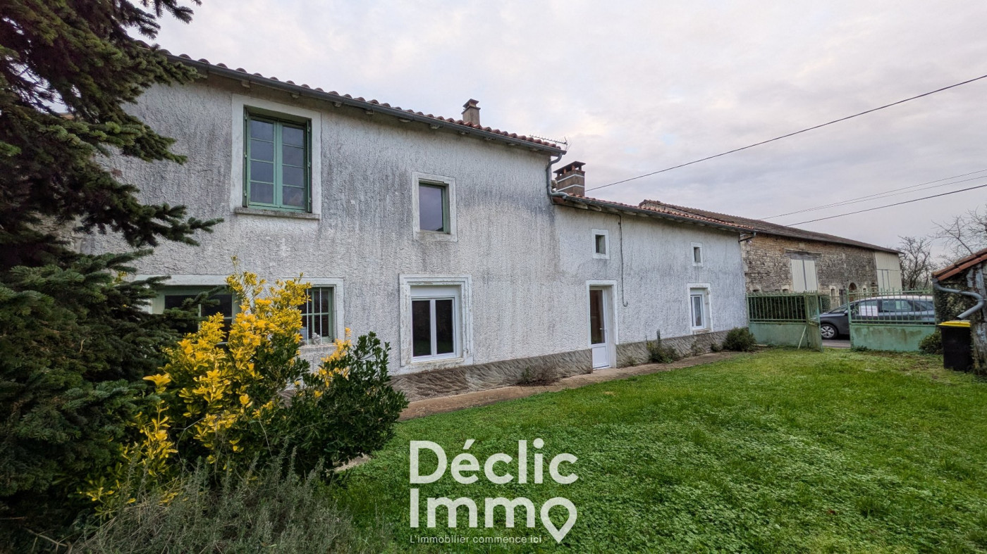 vente Maison à rénover Londigny - Photo 1