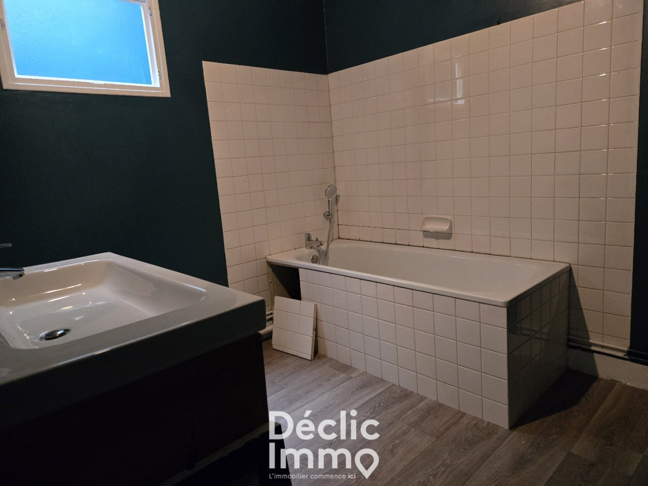 vente Maison à rénover Hiersac - Photo 18