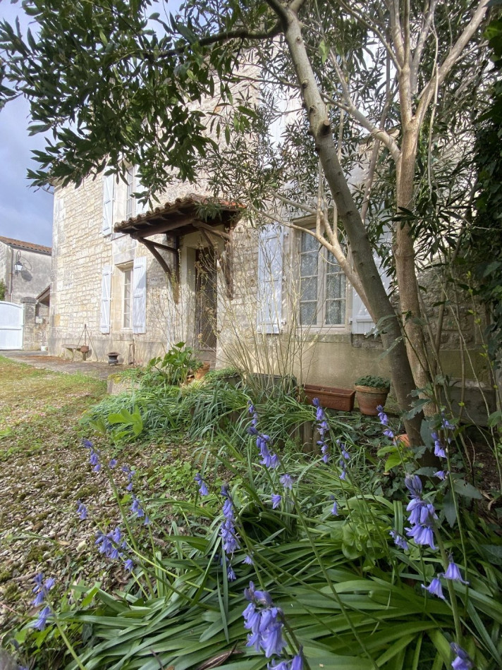 vente Maison à rénover Saint Meme Les Carrieres - Photo 2