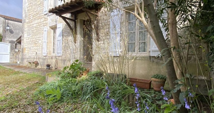 vente Maison à rénover Saint Meme Les Carrieres