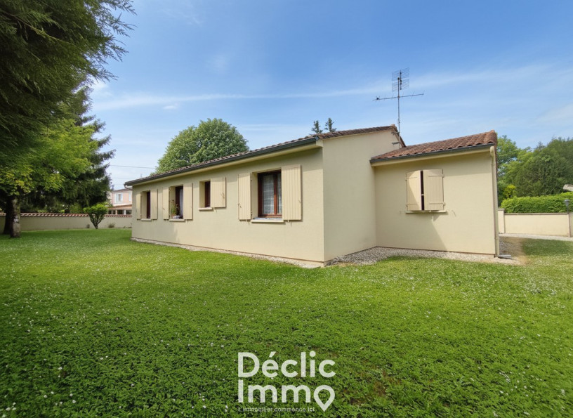 vente Pavillon Barbezieux Saint Hilaire - Photo 1