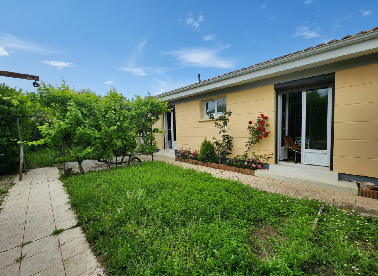 vente Maison à rénover Le Gond Pontouvre - Photo 1