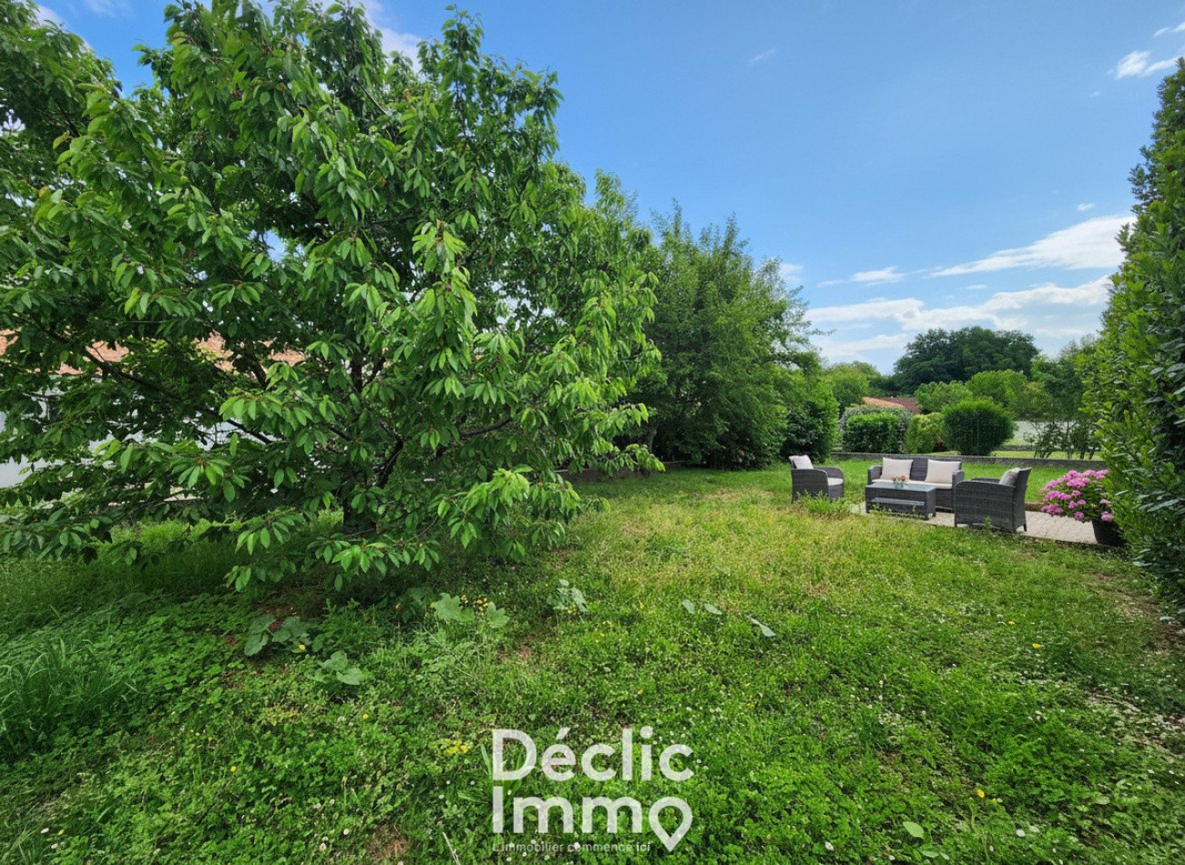 vente Maison à rénover Le Gond Pontouvre - Photo 2