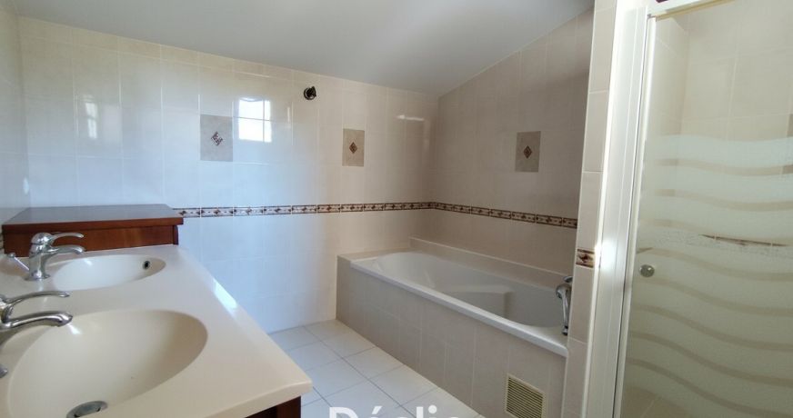vente Maison de village Saint Genis D'hiersac