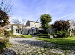 à vendre La Couronne