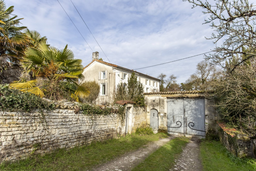 vente Maison Douzat - Photo 1
