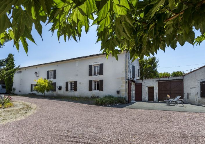 sale Corps de ferme Cognac