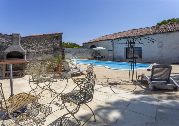 sale Corps de ferme Cognac