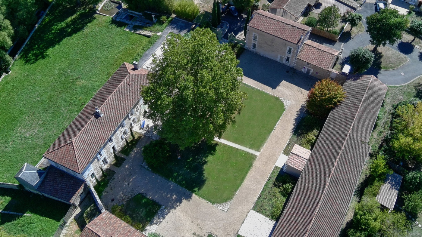 vente Domaine Saint Yrieix Sur Charente - Photo 2