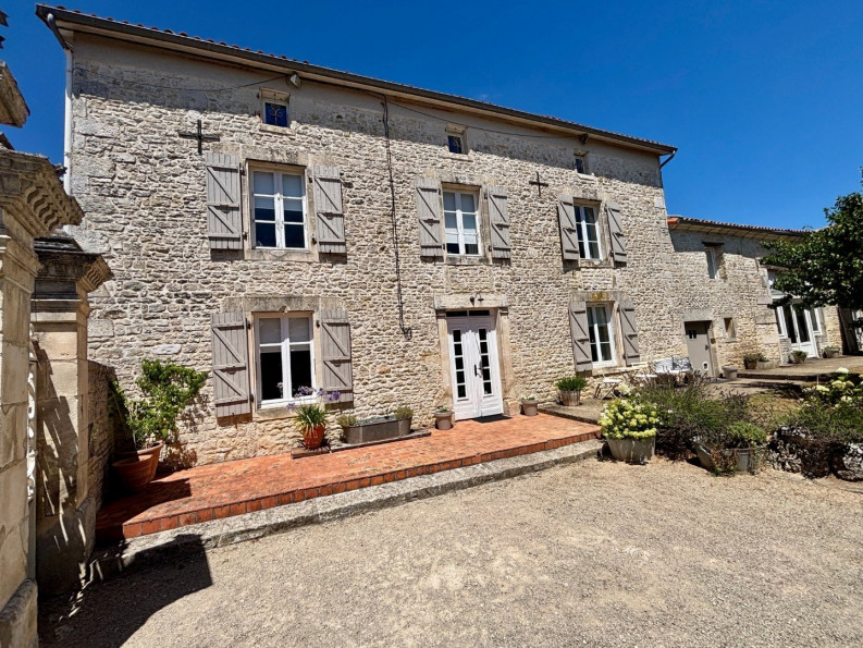 vente Maison Aunac - Photo 1