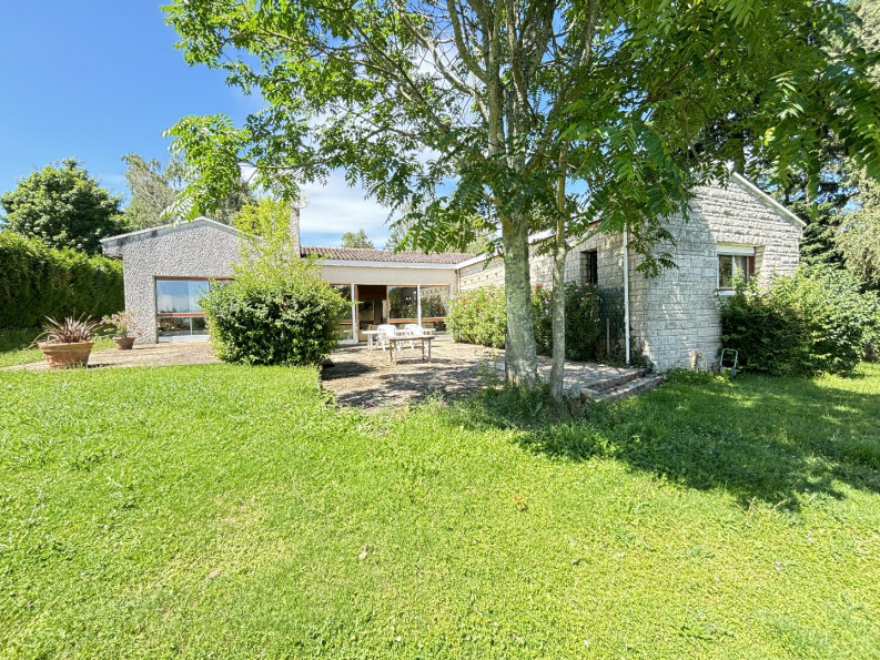 vente Maison Civray - Photo 1