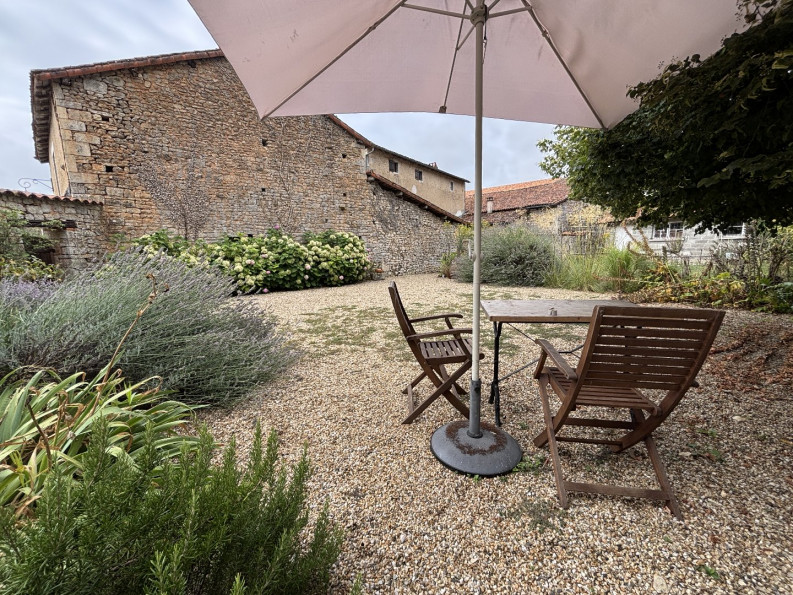 sale Maison Nanteuil En Vallee - Photo 9