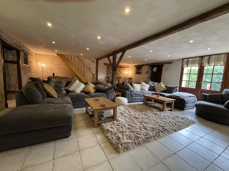 sale Maison Genouille - Photo 2