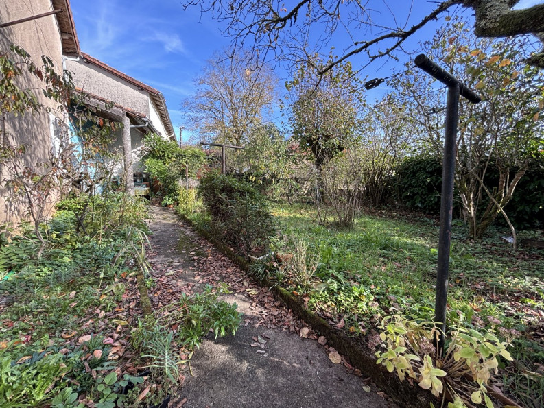 sale Maison Saint Gourson - Photo 11