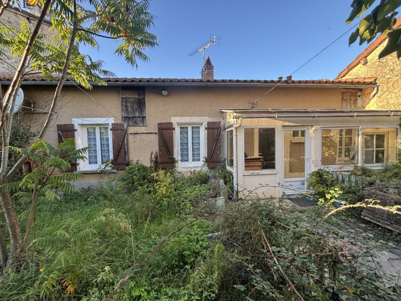 vente Maison Saint Gourson - Photo 1