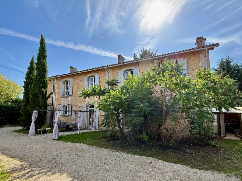 vente Maison Saint Coutant - Photo 2