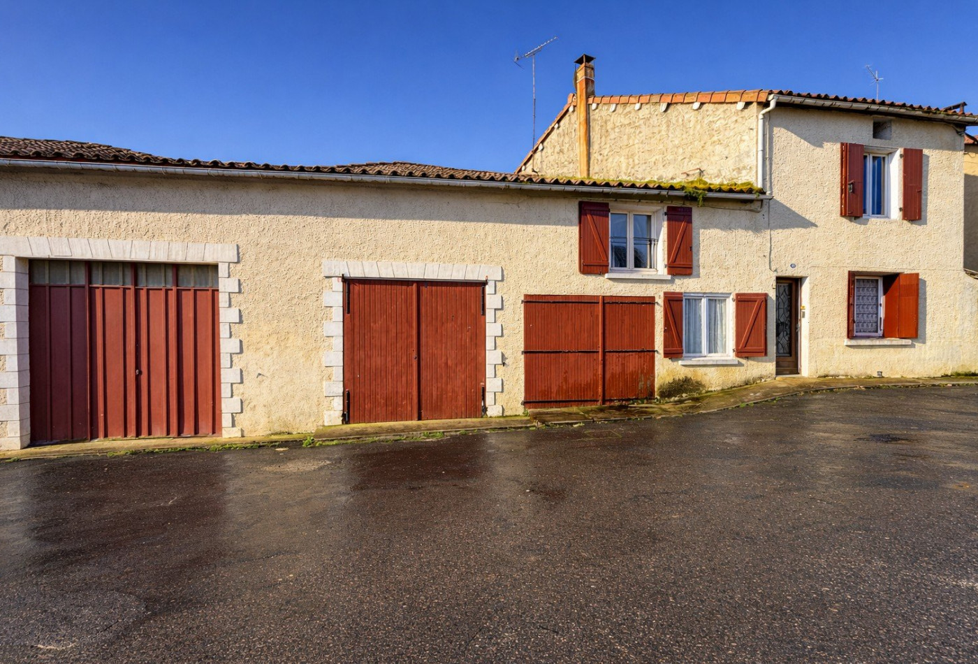 vente Maison Ruffec - Photo 1