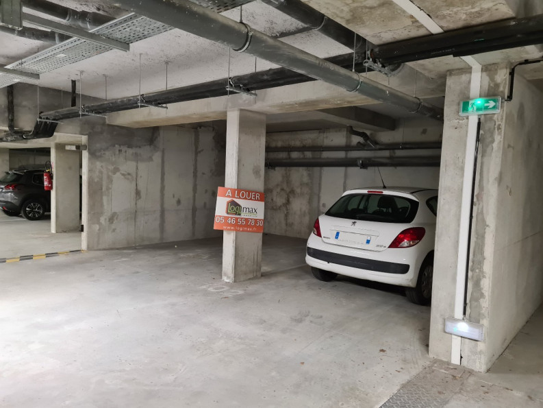 vente Parking intérieur La Rochelle - Photo 1