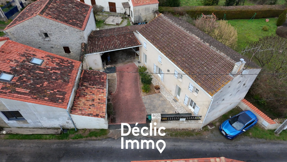 vente Maison individuelle Saint Pierre De Juillers - Photo 2