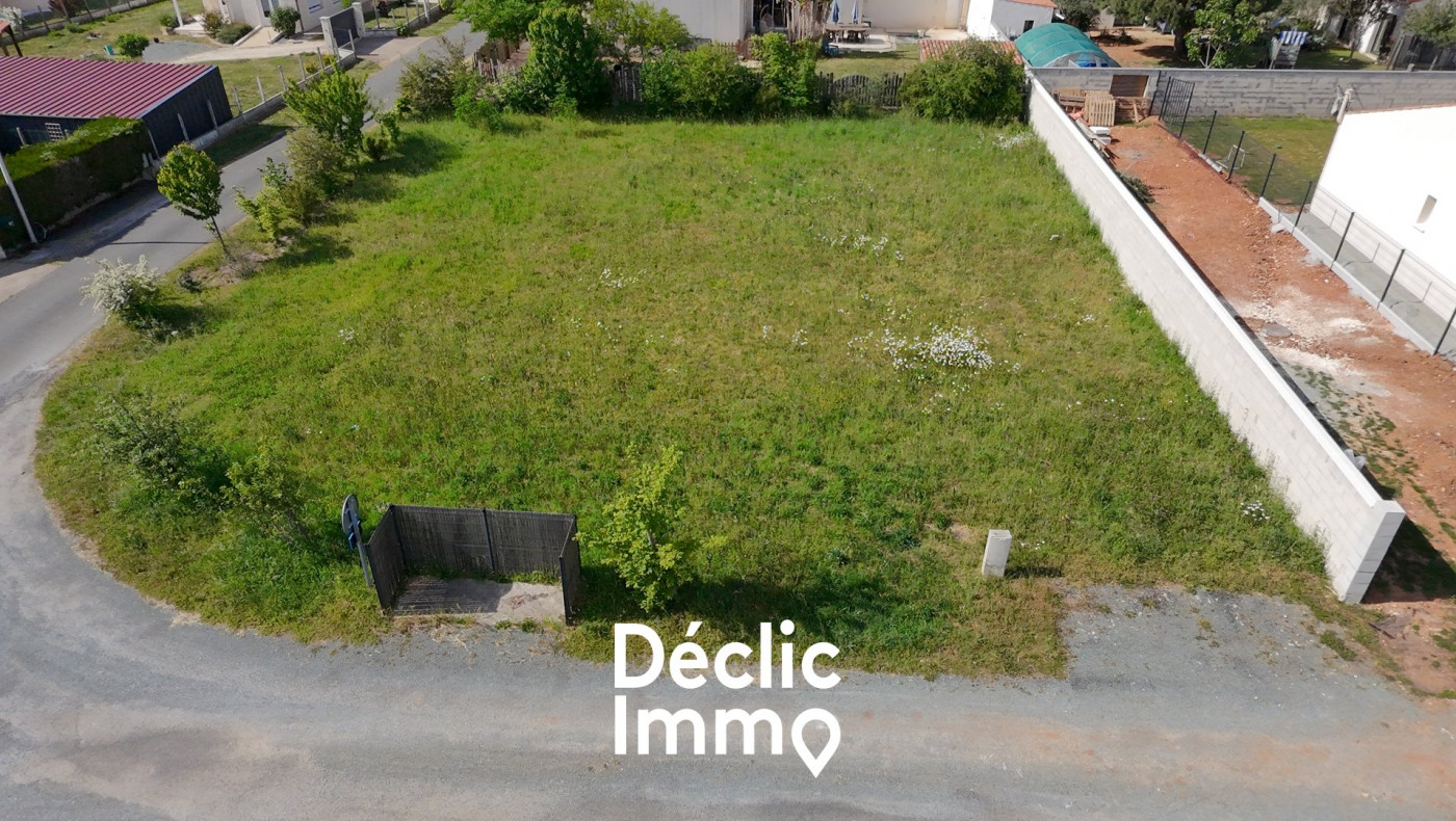 vente Terrain constructible Juicq - Photo 1