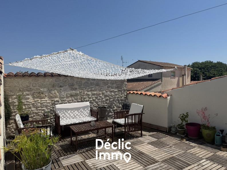 vente Maison et dépendances Saint Just Luzac - Photo 1