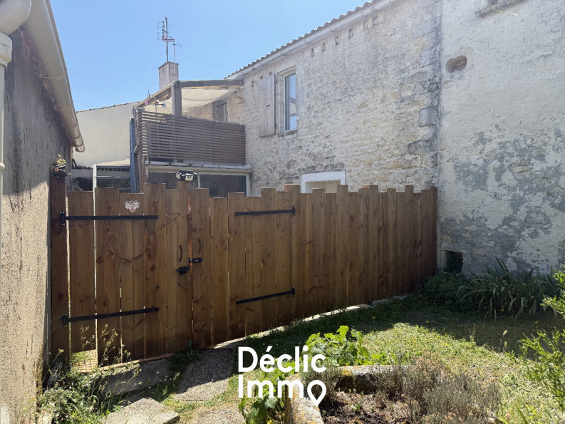 vente Maison et dépendances Saint Just Luzac - Photo 10