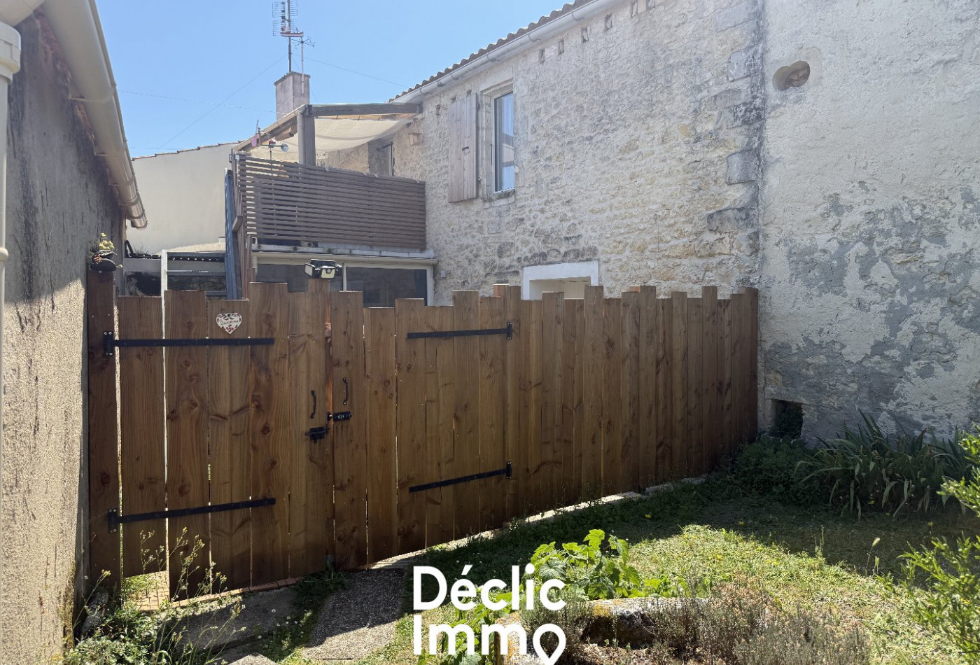 vente Maison et dépendances Saint Just Luzac - Photo 10