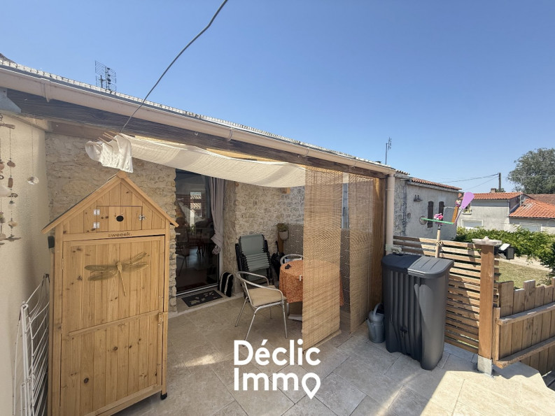 vente Maison et dépendances Saint Just Luzac - Photo 2