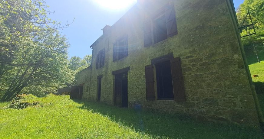 vente Moulin La Roche Canillac