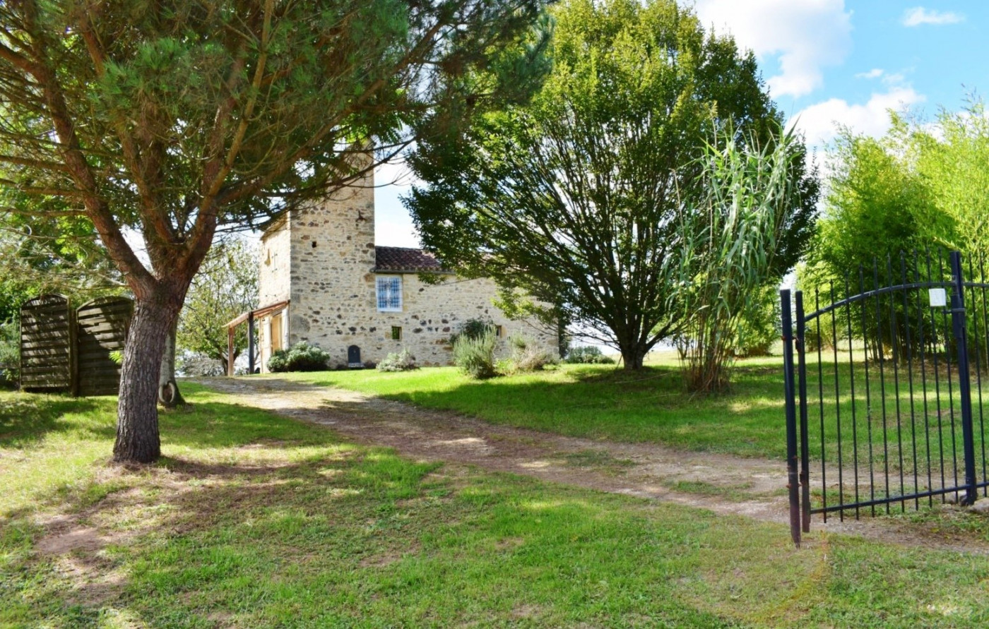 à vendre Maison de caractère Goujounac - Photo 1
