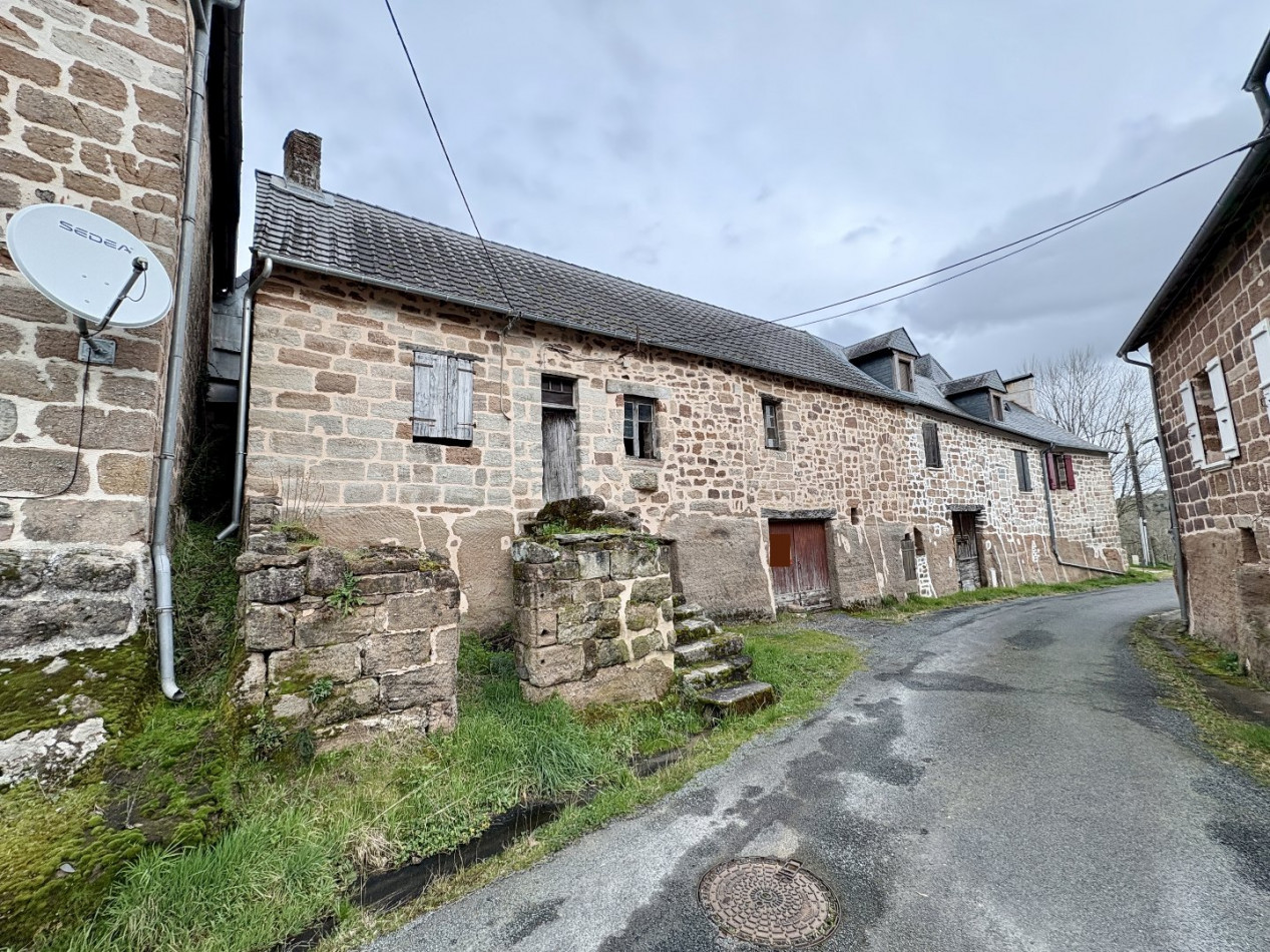 à vendre Maison à rénover Saint Aulaire - Photo 1