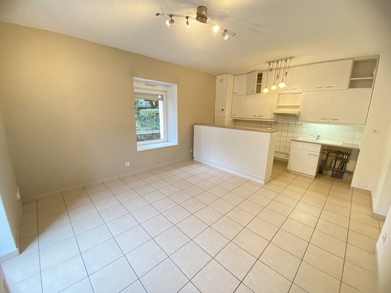 location Appartement Sainte Suzanne - Photo 2