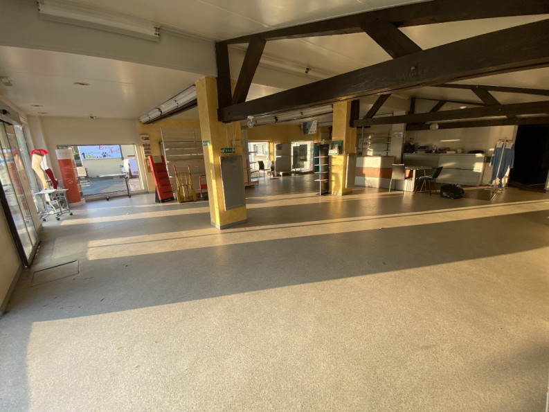 location Local commercial Montbeliard - Photo 3