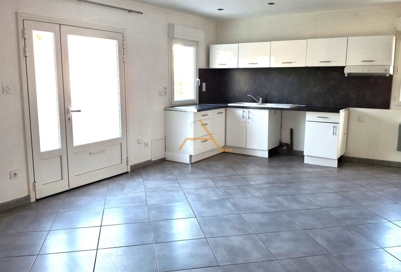 location Maison de village Roche Saint Secret Beconne - Photo 1