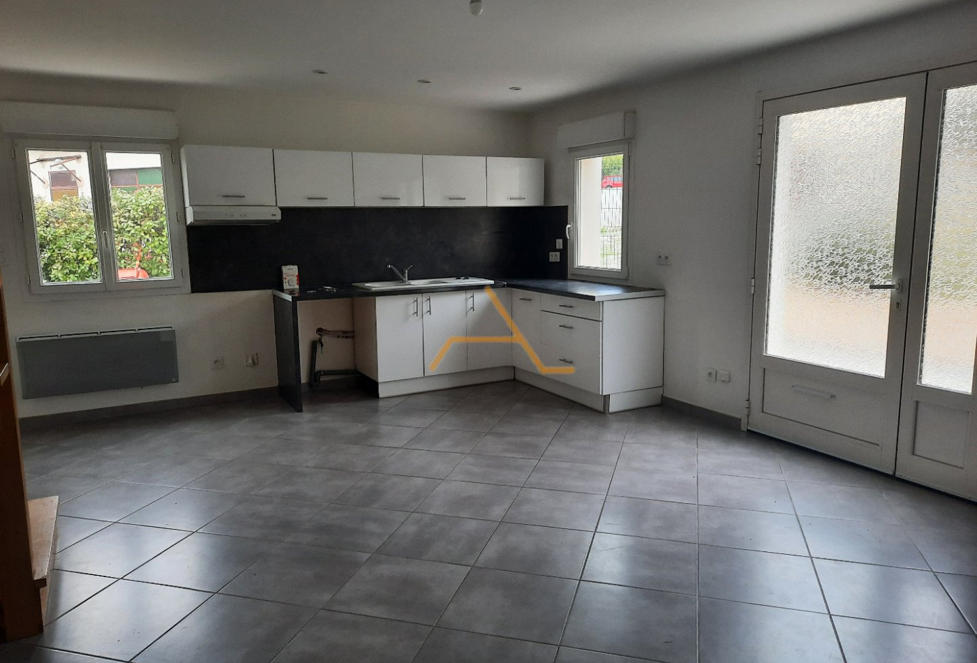 location Maison mitoyenne Roche Saint Secret Beconne - Photo 1