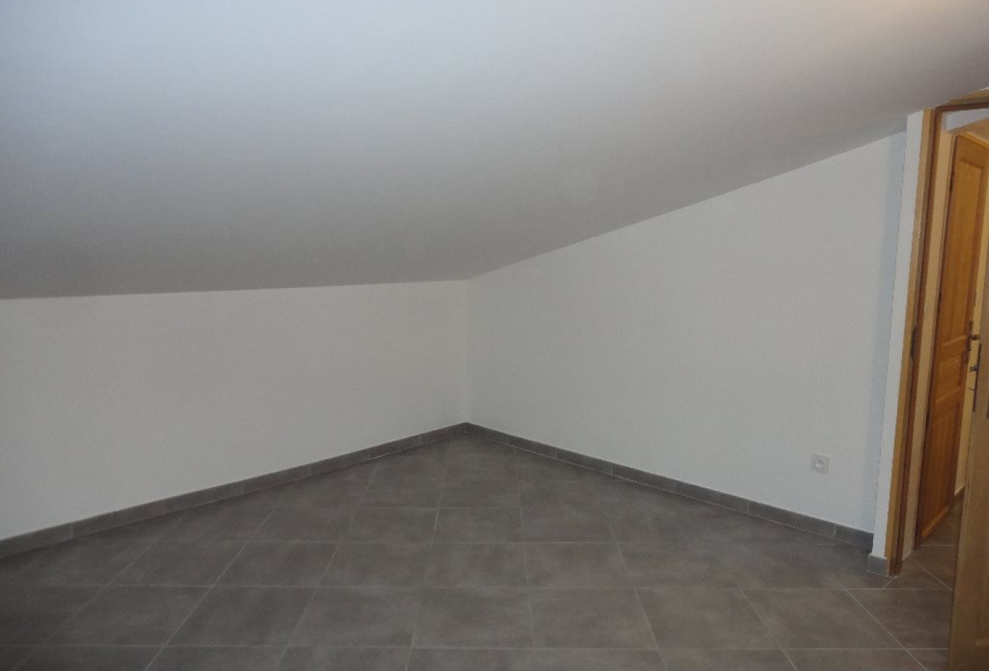 location Maison mitoyenne Roche Saint Secret Beconne - Photo 5