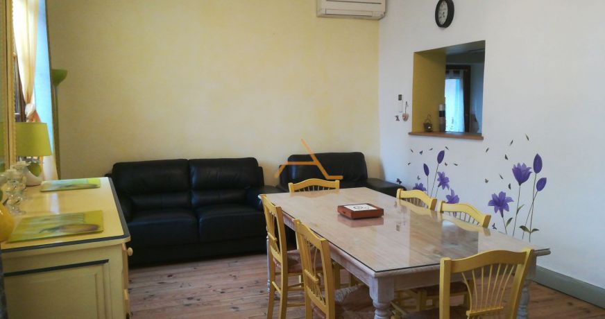 location Maison de village Valreas