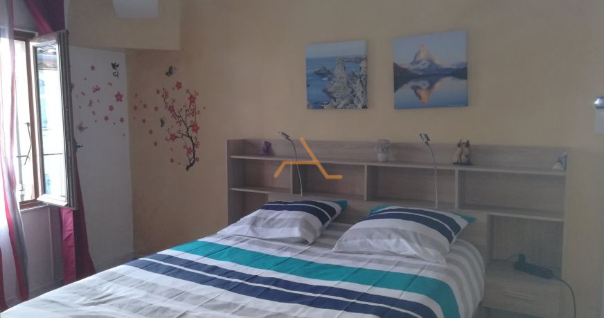 location Maison de village Valreas