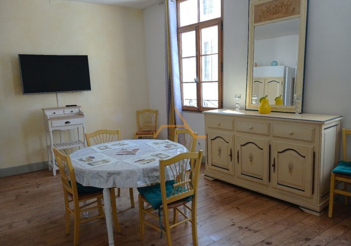location Maison de village Valreas