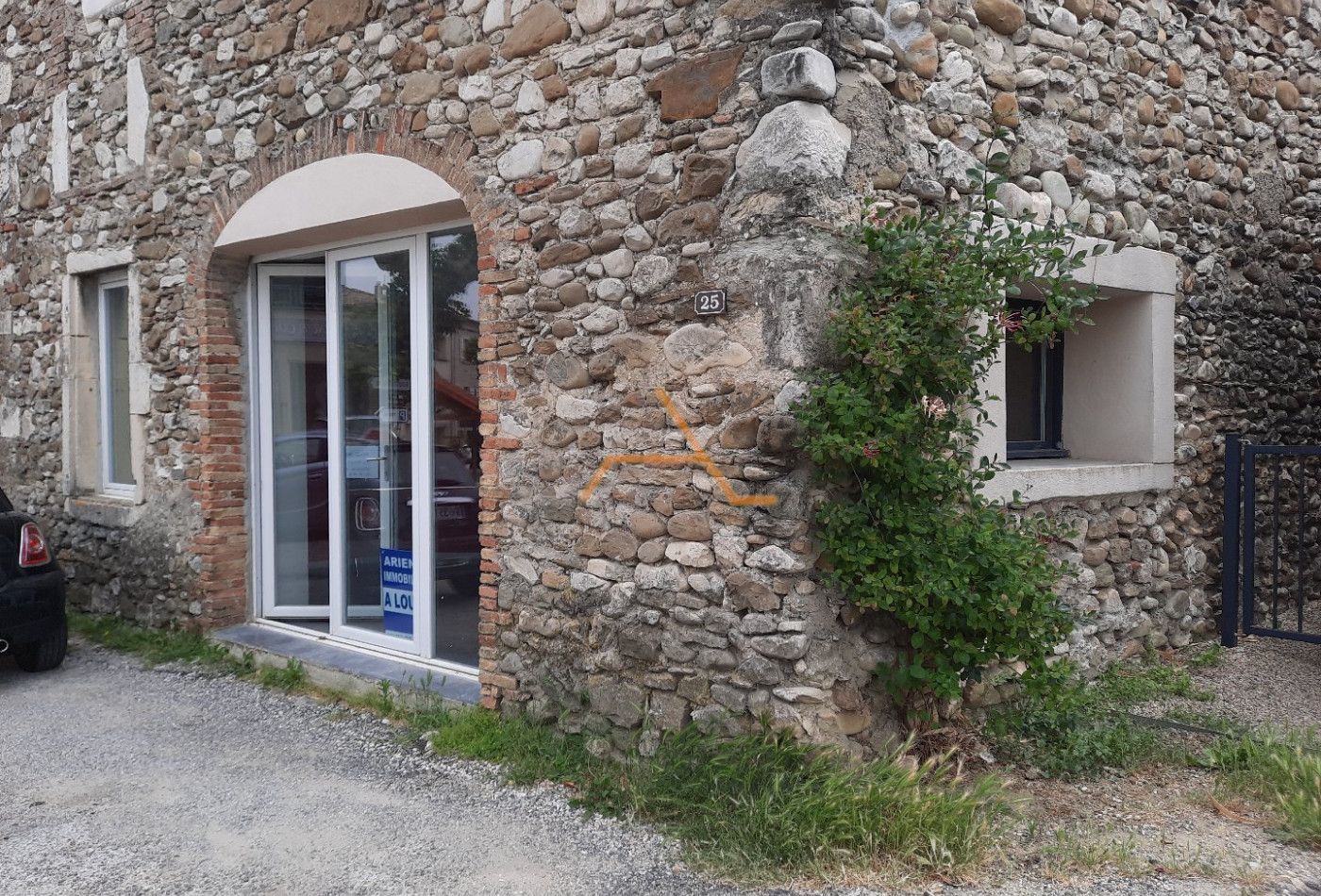 location Local commercial Cleon D'andran - Photo 1