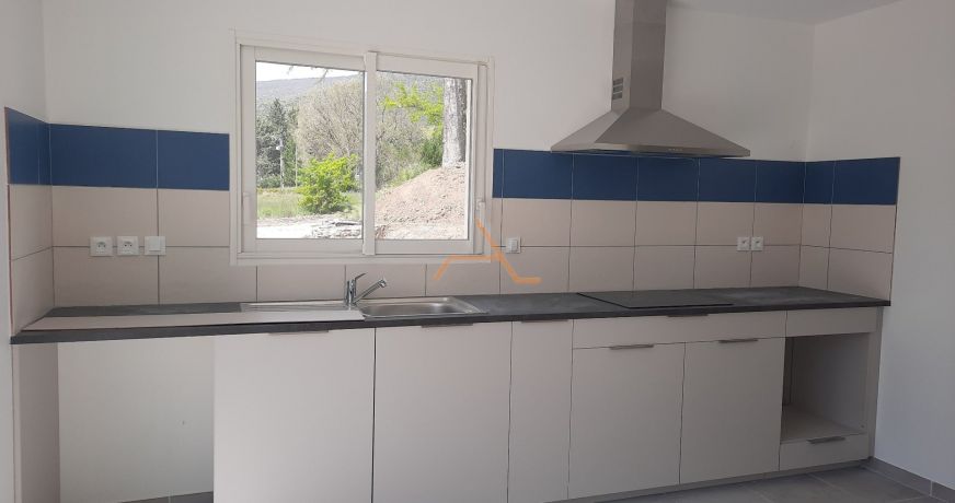 location Villa Le Poet Laval