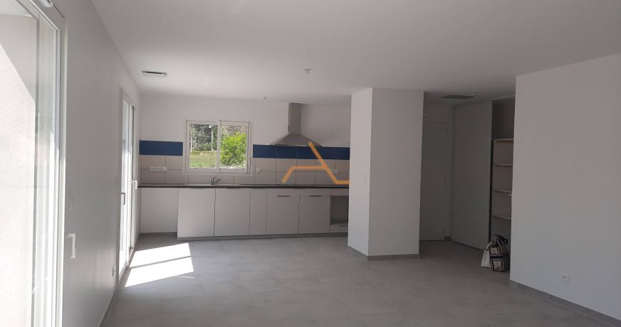 location Villa Le Poet Laval