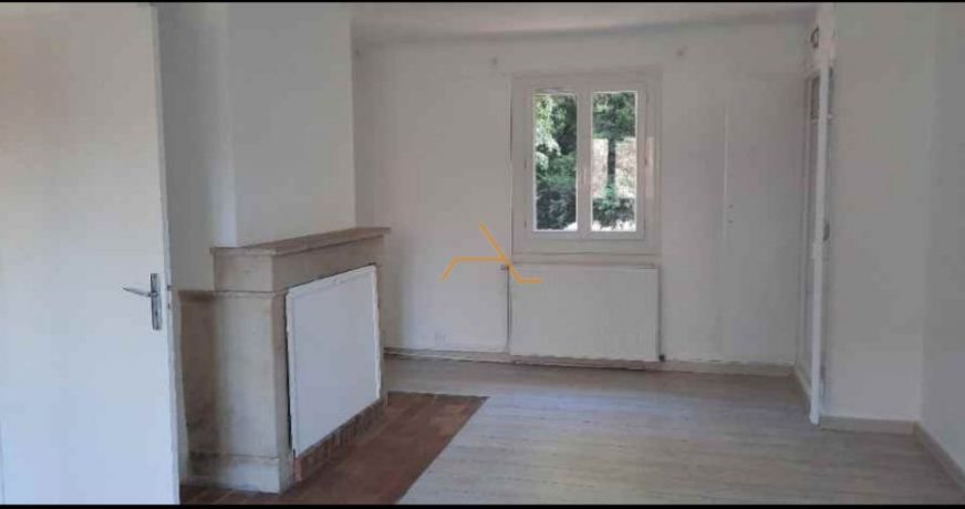 location Appartement Montjoux