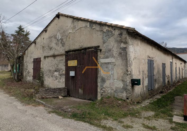 vente Entrepot Le Poet Laval