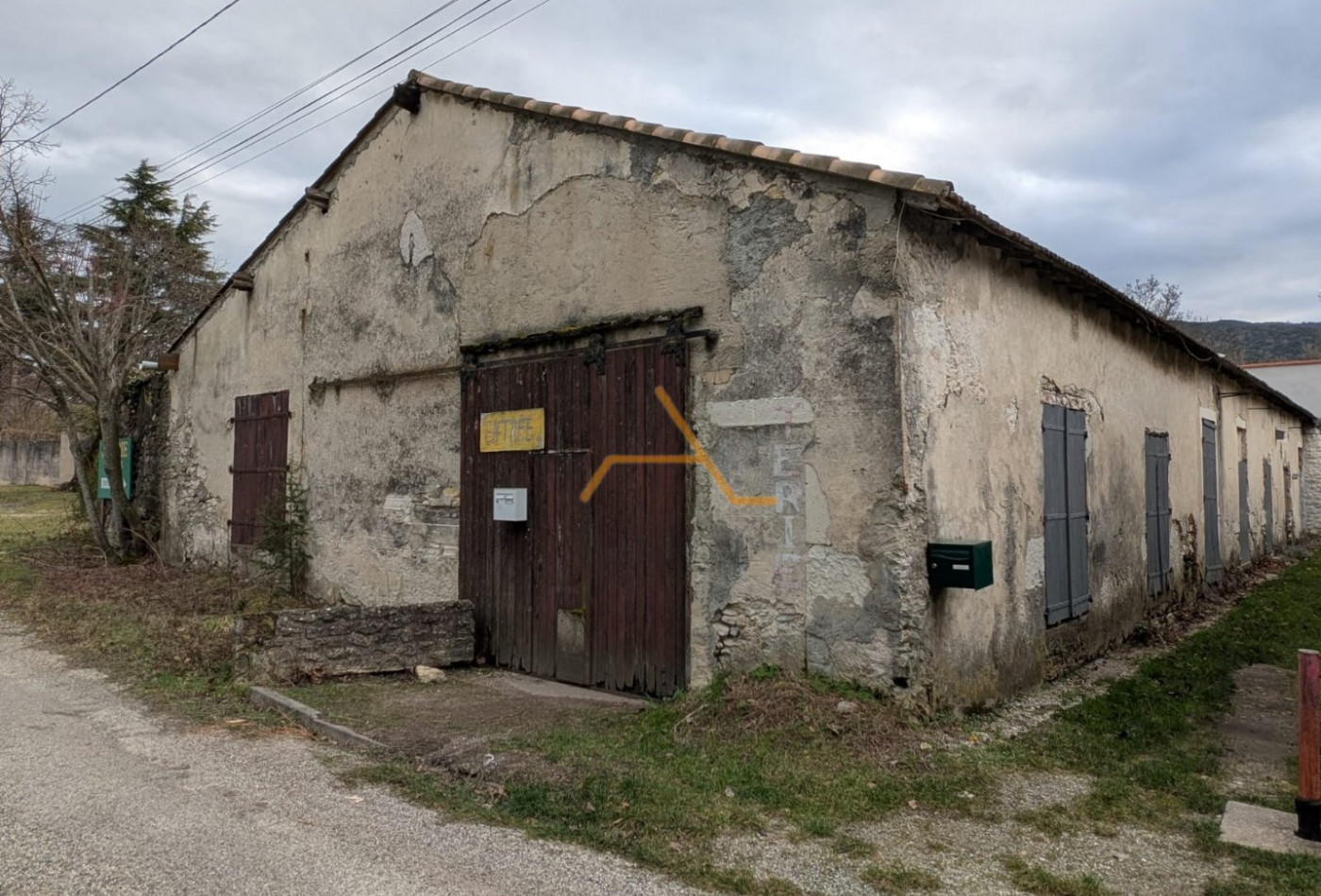 vente Entrepot Le Poet Laval - Photo 1