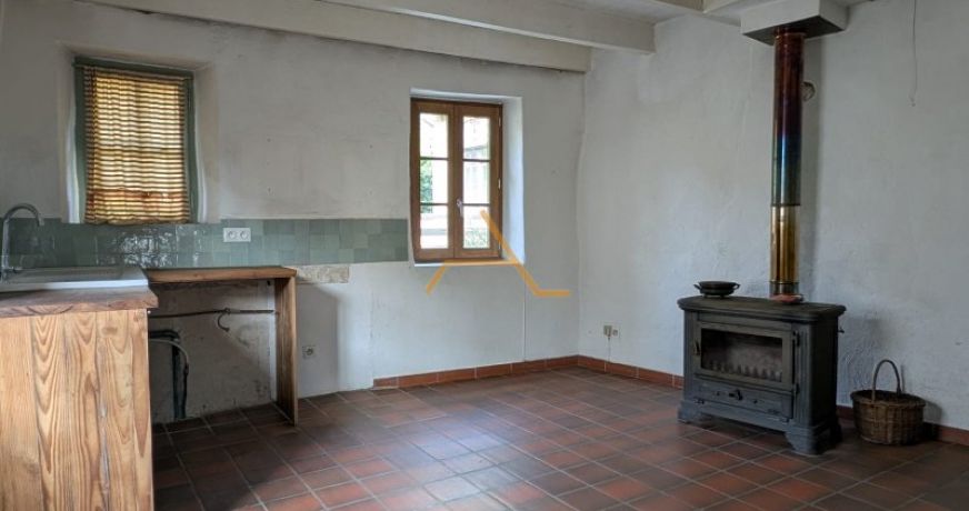 vente Maison de village Montjoux