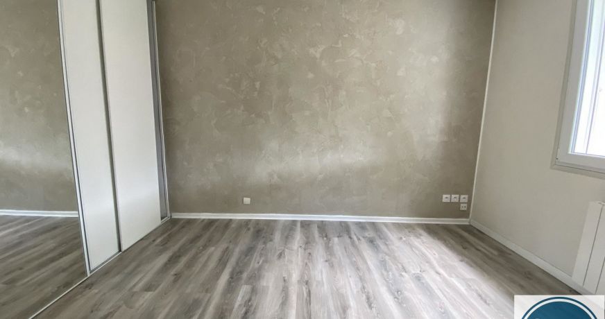 location Maison Sarras